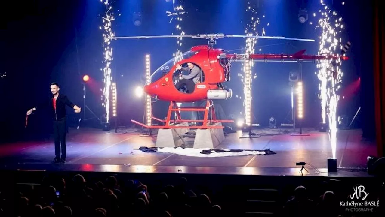 À Saint-Malo, l'Appaméen, Nicolas Del Pozo fait apparaître un hélicoptère sur scène… avec à son bord, Philippe