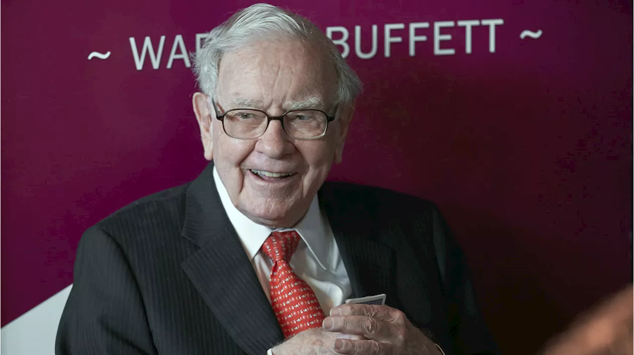 Warren Buffett’s Berkshire Hathaway reports loss as investments fall