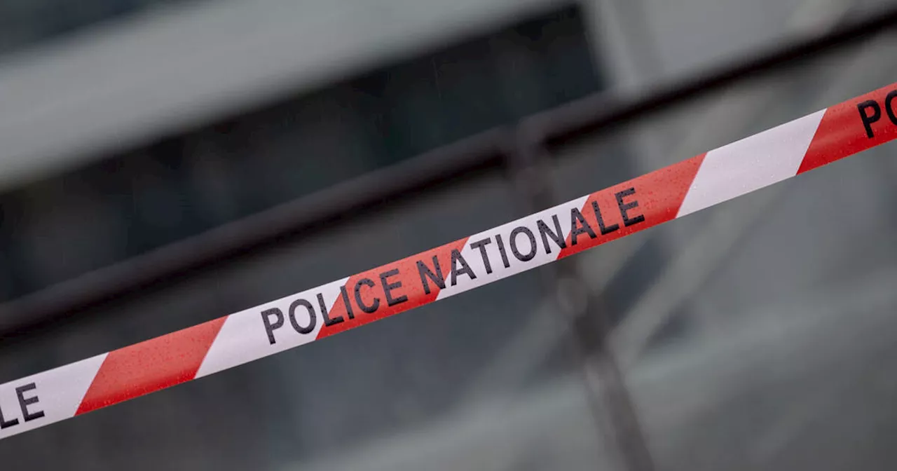 Une femme agressée à l’arme blanche à Lyon, une croix gammée dessinée sur sa porte