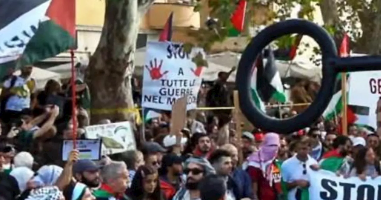 Roma, orrore contro Meloni al corteo pro-Palestina: &#034;Nuova Norimberga&#034;