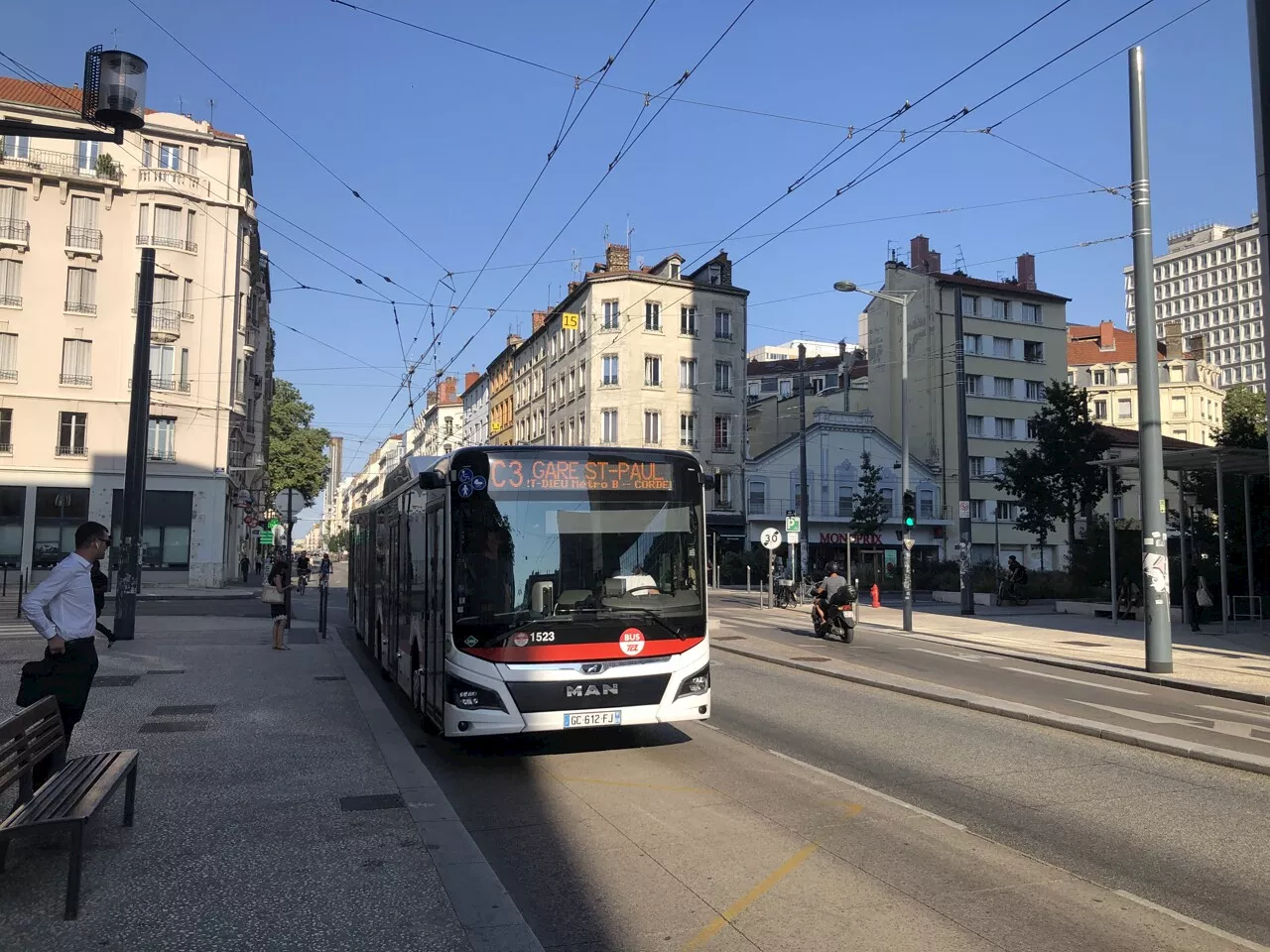 Emploi à Lyon : TCL recrute 500 personnes, des postes en CDI à la clé