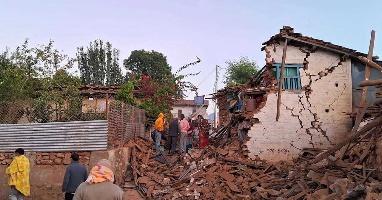 Mindestens 138 Tote bei Erdbeben in Nepal