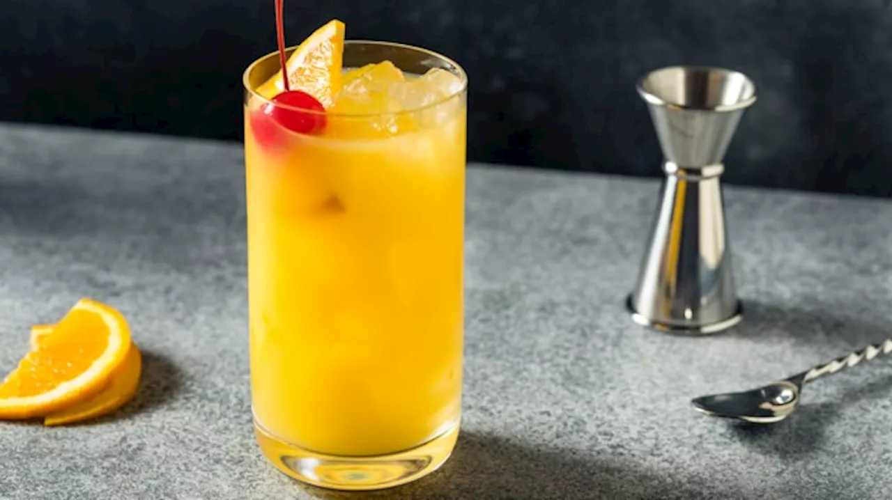 Best Harvey Wallbanger Recipe: How to Make the Classic Vodka Cocktail