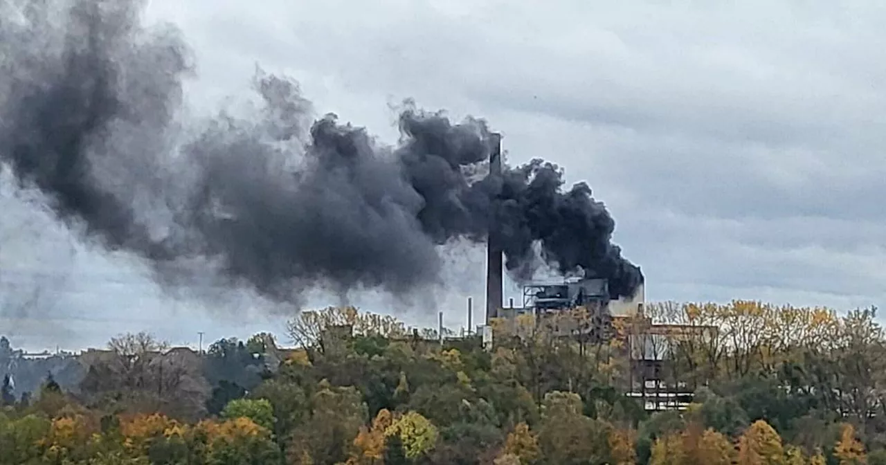 Solingen: Müllheizkraftwerk steht in Flammen