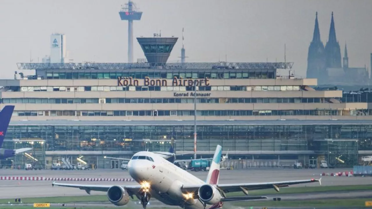 Flughafen: Notfallübung zu Flugzeugkollision: Airport probt Ernstfall