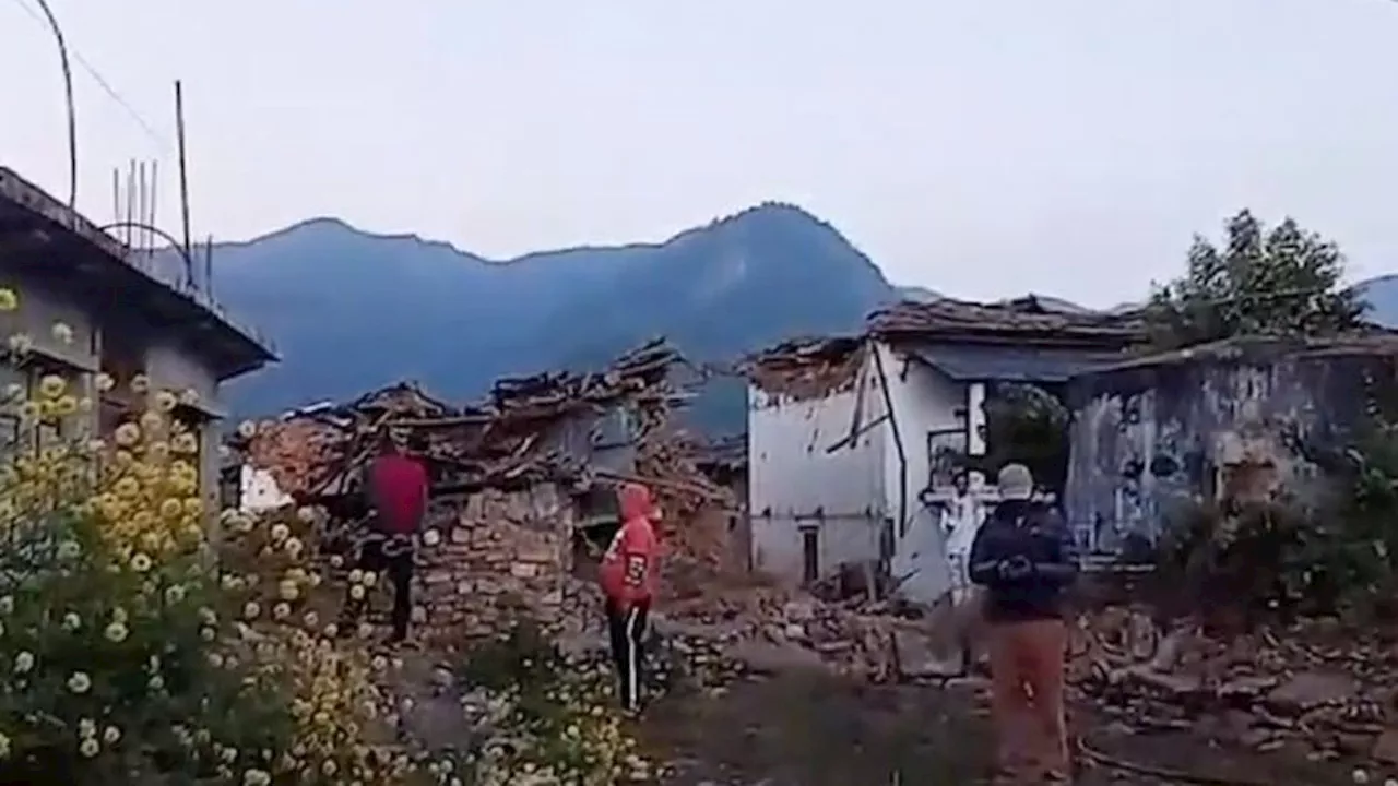 Notfälle: Mindestens 129 Tote bei Erdbeben in Nepal