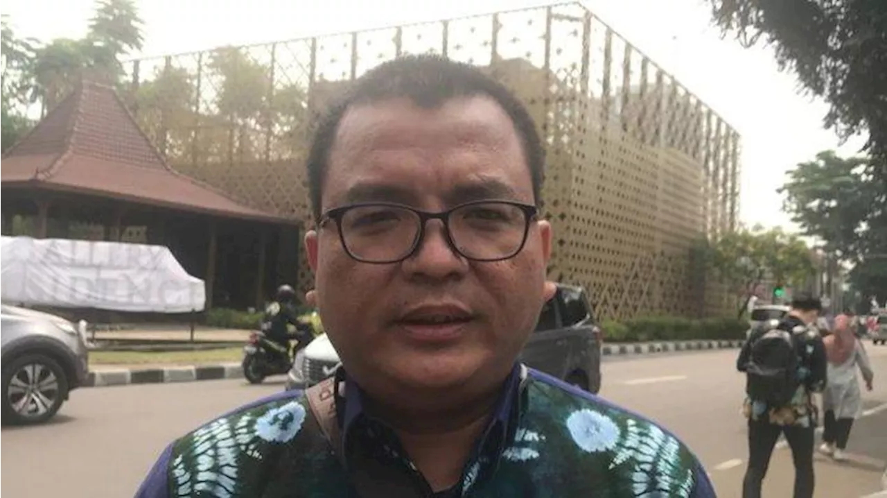 Denny Indrayana Sebut Putusan Soal Usia Capres-Cawapres Jadi Mega Skandal Mahkamah Keluarga Presiden