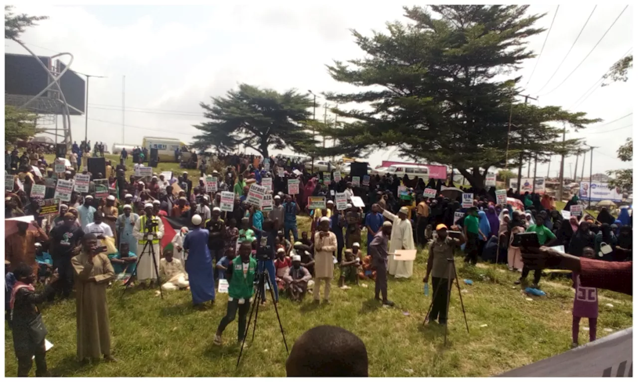 [Photos] Israel-Hamas war: Muslims stage solidarity rally for Palestinians in Oyo