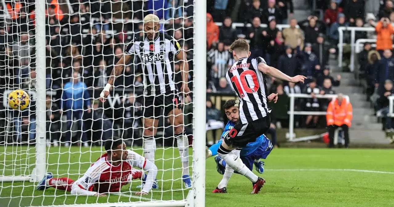 Newcastle zet goede vorm door en trakteert Arsenal op nederlaag in PL-topper