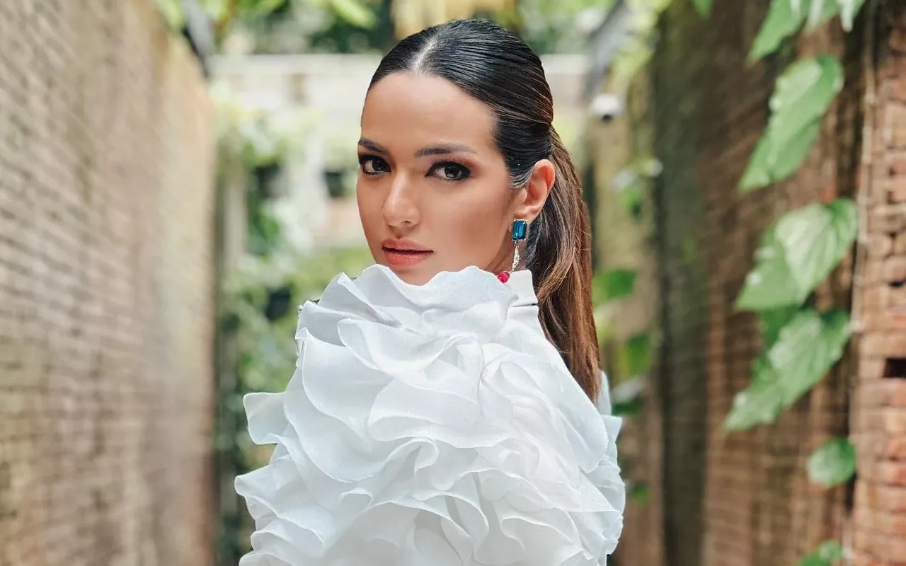 Nia Ramadhani Super Stunning di Acara Victoria's Secret Malah Banjir Kritik