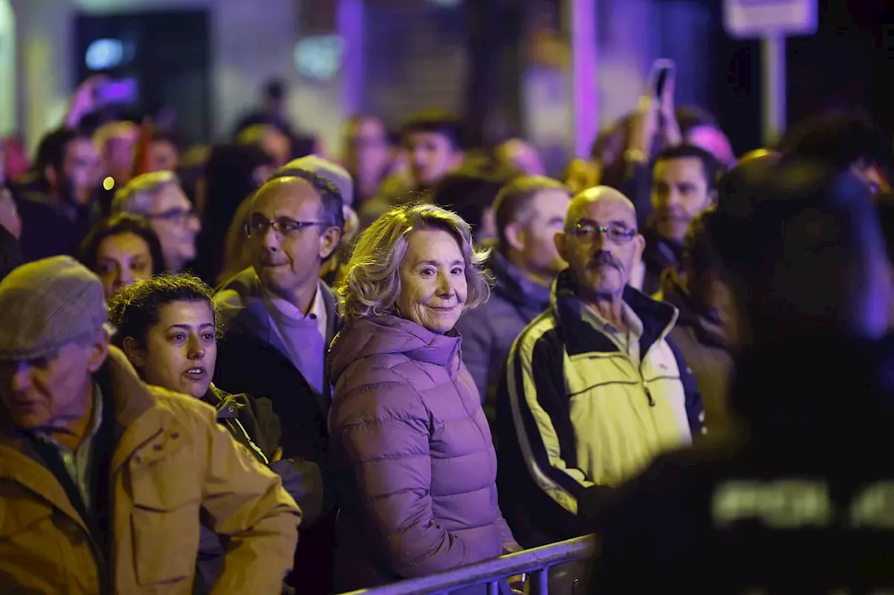 Esperanza Aguirre lidera una nueva manifestación contra la amnistía, corta el tráfico en Ferraz y pide un referéndum al PSOE