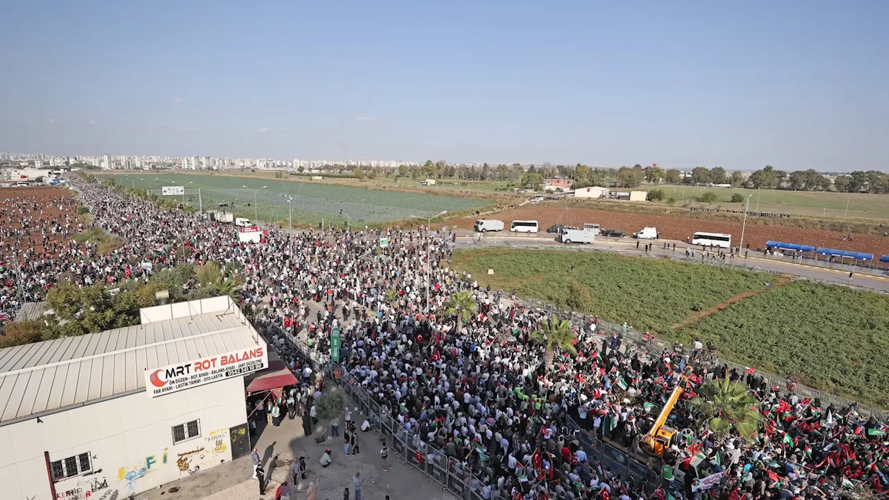 Una violenta protesta intenta asaltar la base militar de Incirlik, con presencia de EEUU y España