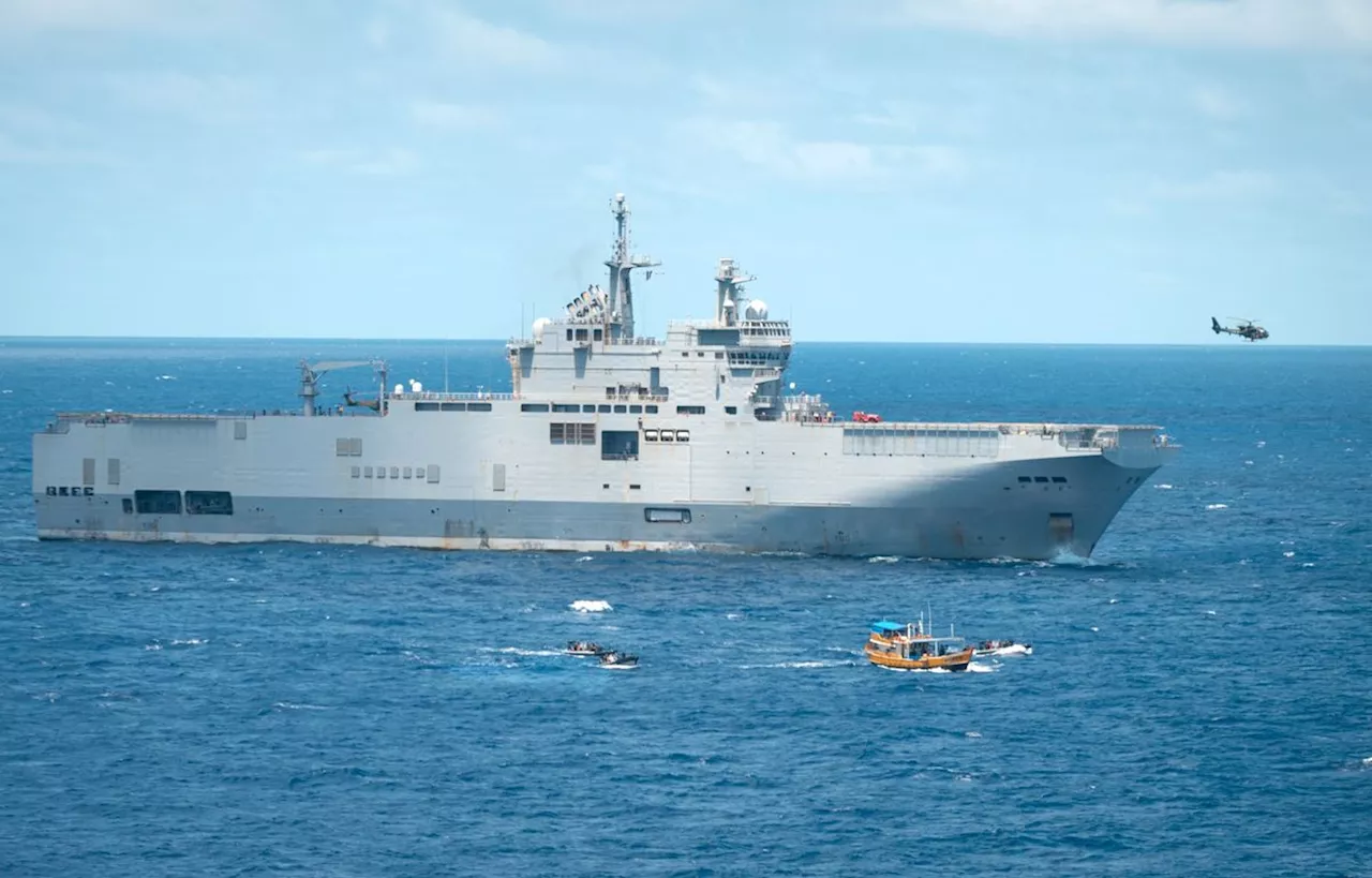 La marine nationale saisit près de 900 kg de cocaïne sur un petit bateau de pêche