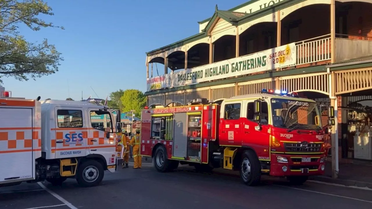 Car crashes into beer garden at Royal Hotel in Daylesford, reportedly killing multiple people