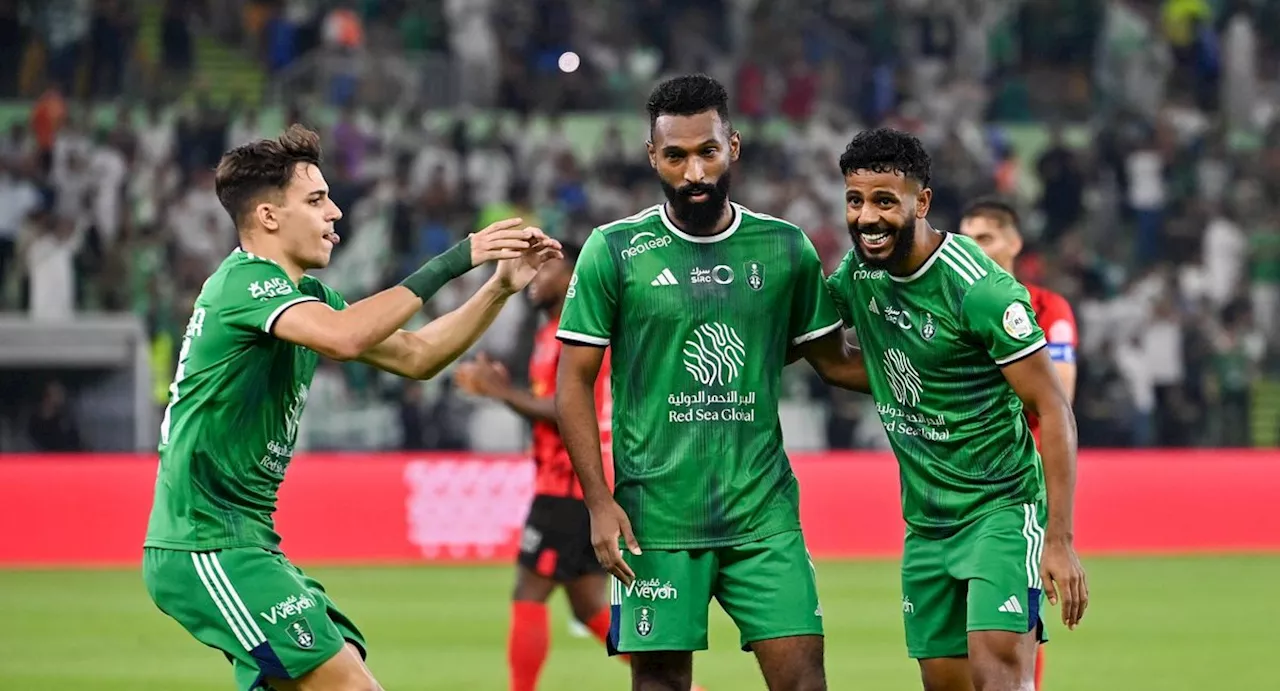 «الدوري السعودي»: الأهلي يعزف بثلاثية في «الرياض»