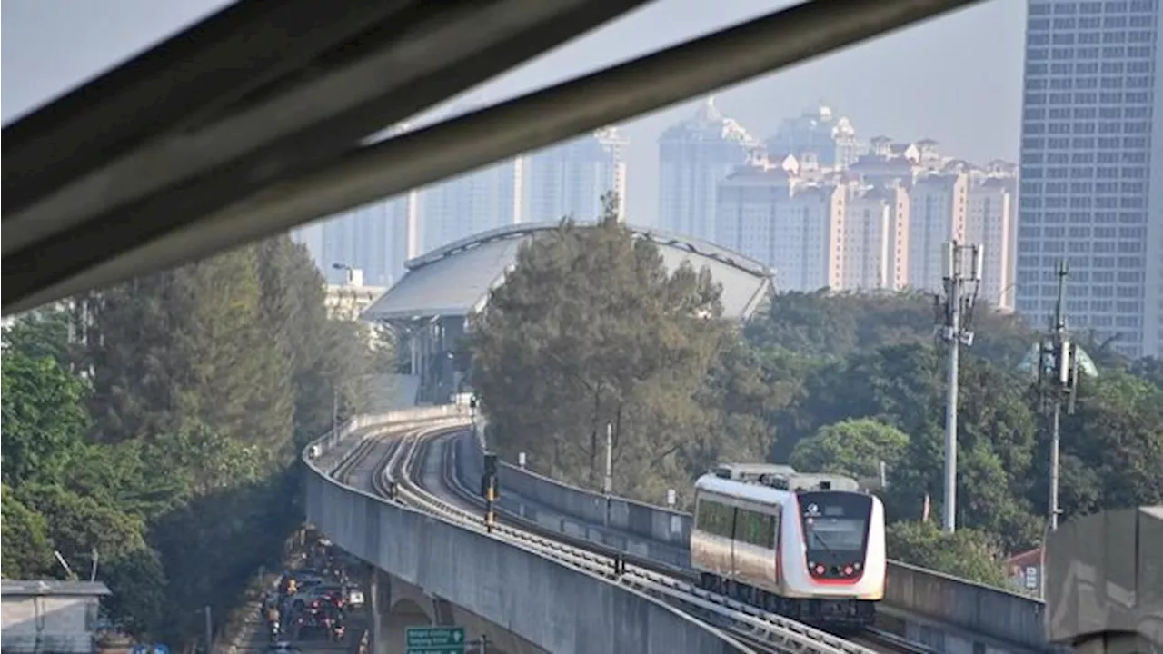 Hujan Besar, Stasiun LRT dan Kereta Cepat Bocor