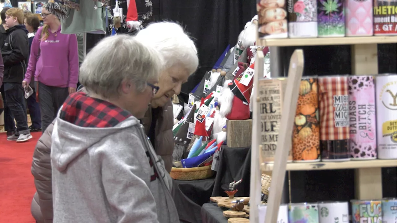 Ottawa shoppers looking to save on Christmas