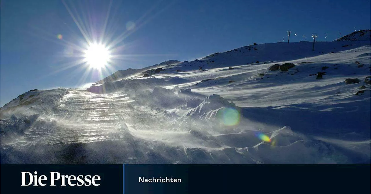 Snowboarder stürzt in Tirol in Gletscherspalte