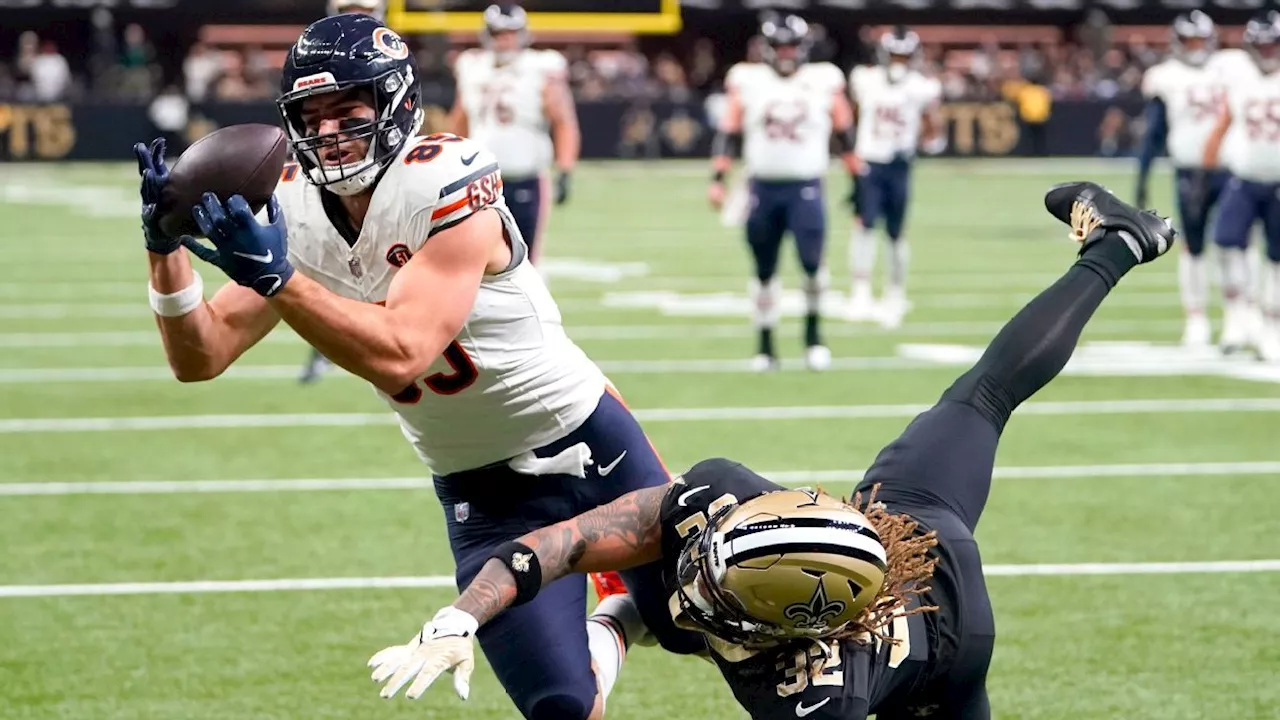 Bears TE Cole Kmet makes spectacular grab for 18-yard TD