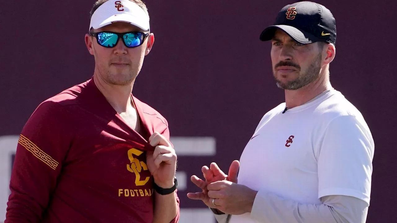 USC fires defensive coordinator Alex Grinch with 2 games left