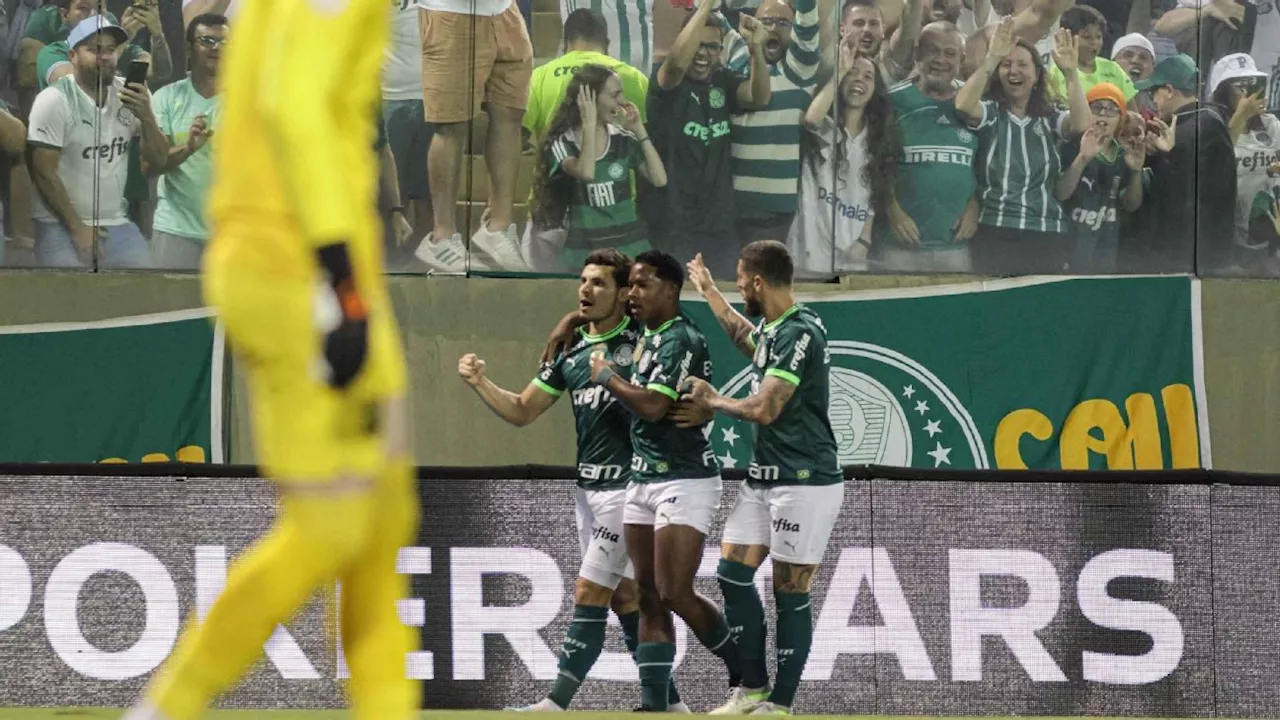 Palmeiras vence Athletico-PR e iguala pontuação do líder Botafogo