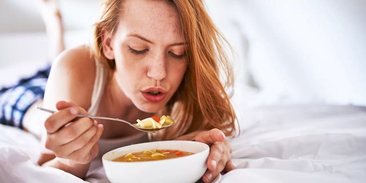 Hilft die gute alte Hühnersuppe? Erkältungstipps im Faktencheck