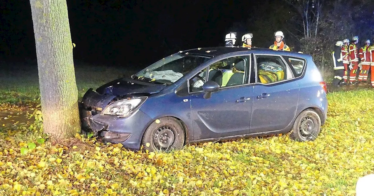 Opel fährt bei Geisling auf VW auf - Hubschrauber im Einsatz