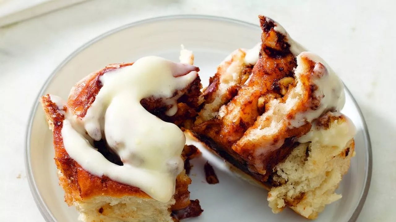 What to bake this weekend: Pecan cinnamon rolls