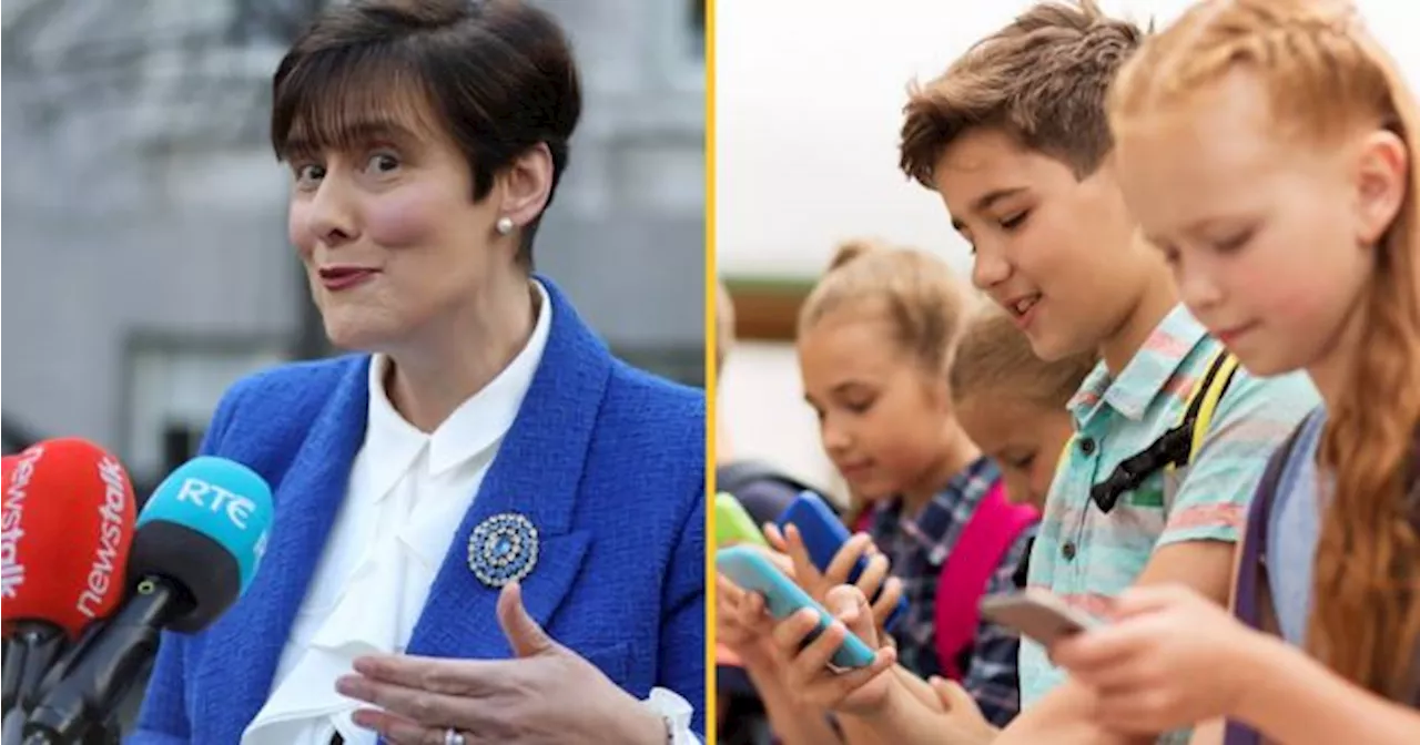 Education minister seeks 'collective decision' from parents to ban smartphones from children