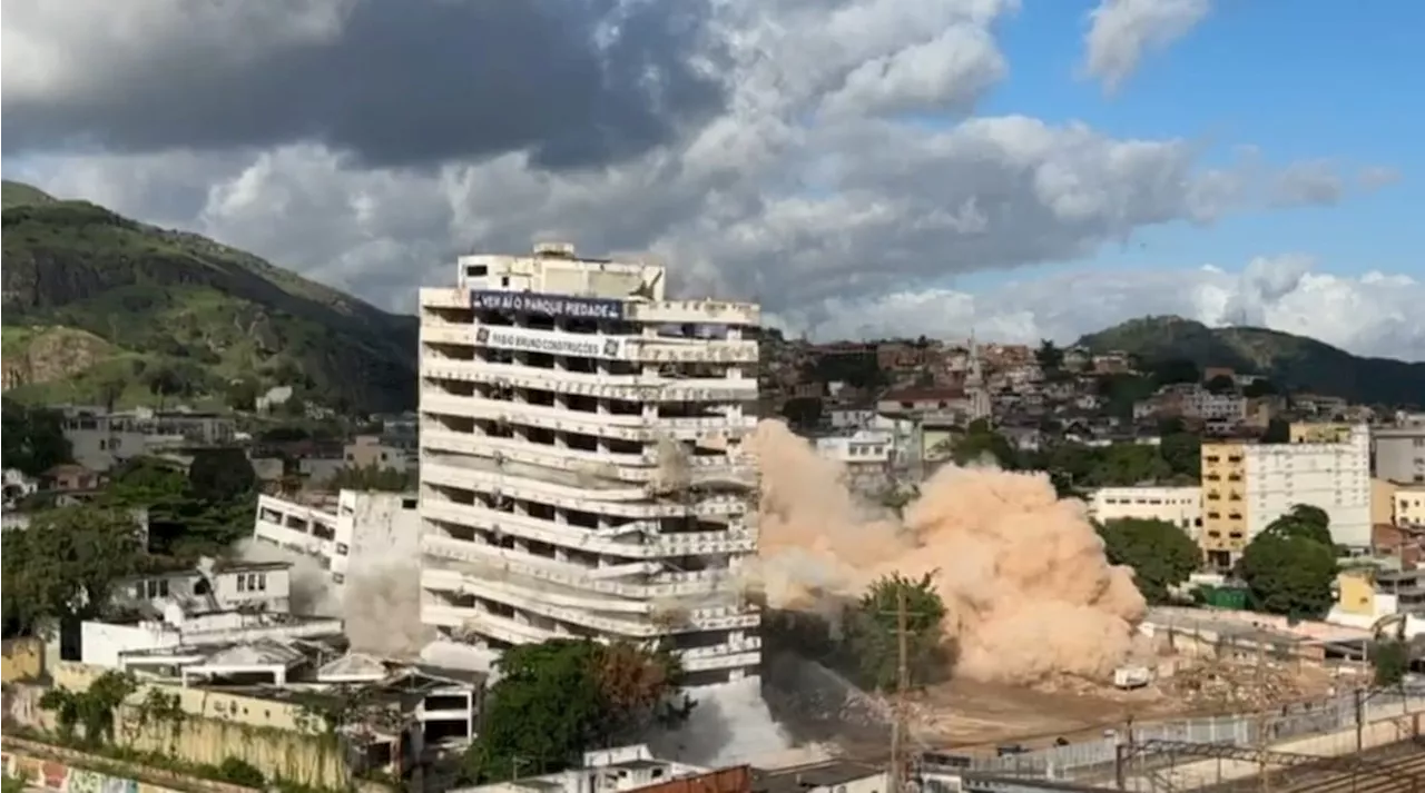 Prédios da antiga Universidade Gama são implodidos para virar parque