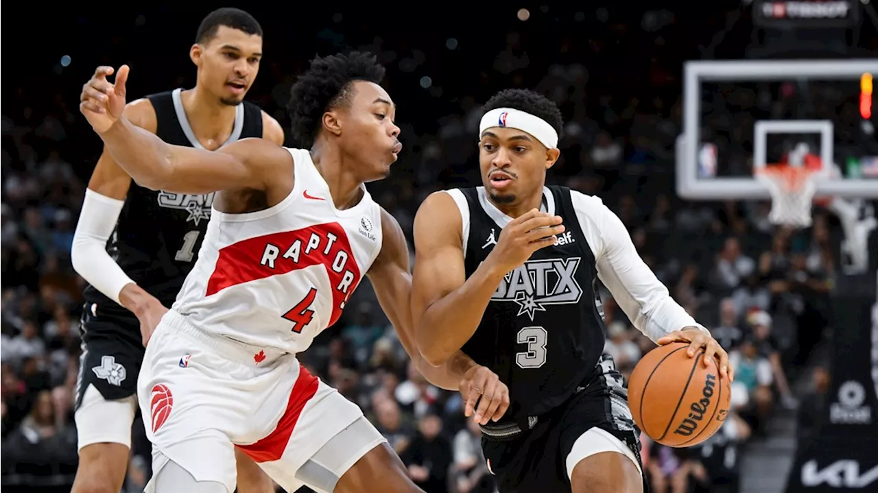 Spurs collapse in fourth quarter, fall to Raptors in overtime 123-116