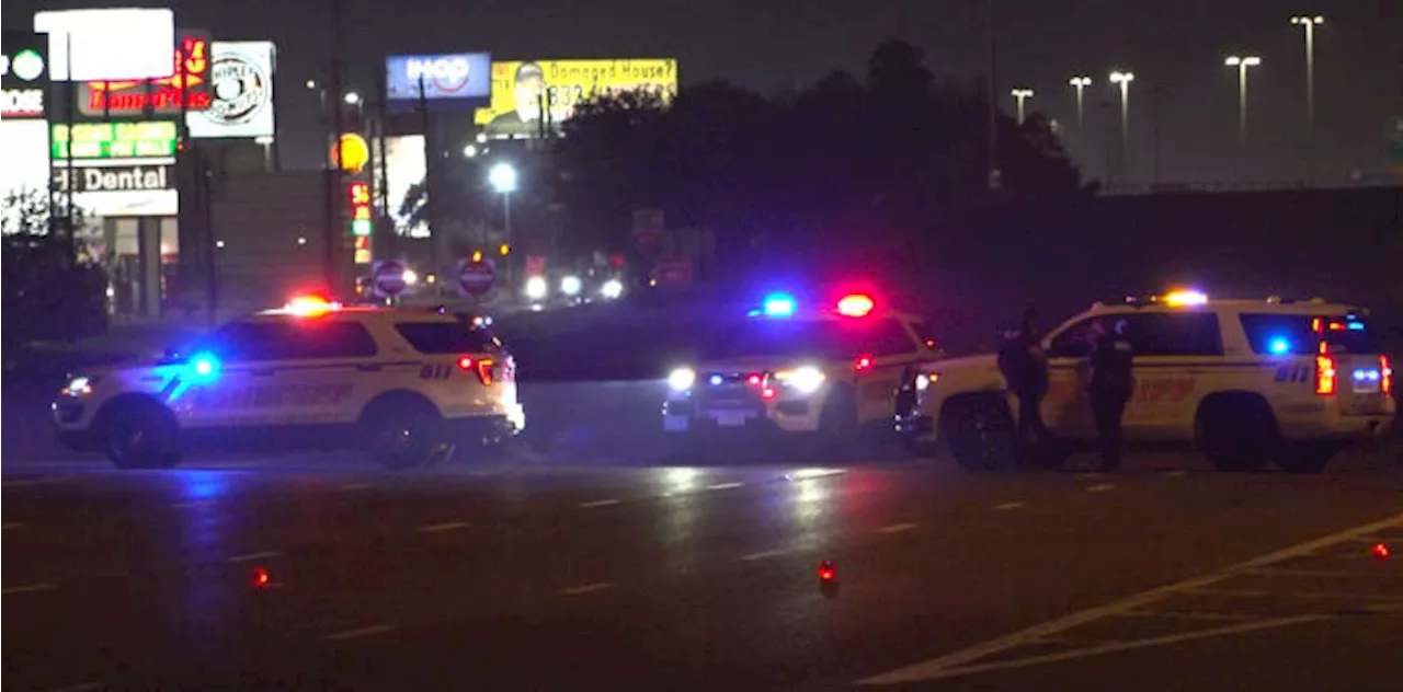 4 people who pulled over following fatal crash hit by vehicle on I-10 in east Houston