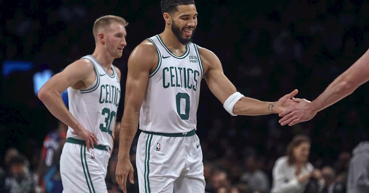 Celtics derrotan a Nets, con doble doble de Tatum y Holiday