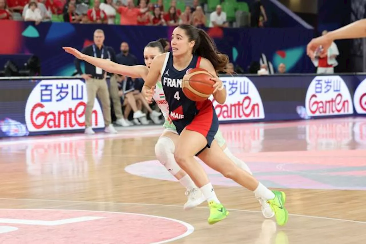 L'équipe de France féminine avec 14 joueuses à Poitiers