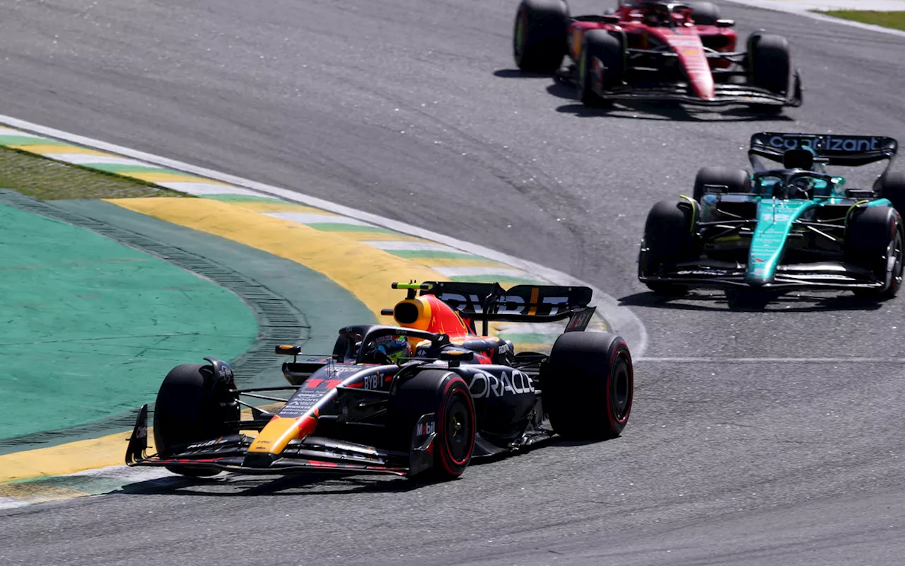 Checo Pérez terminó cuarto en Brasil, tras dramática batalla con Fernando Alonso