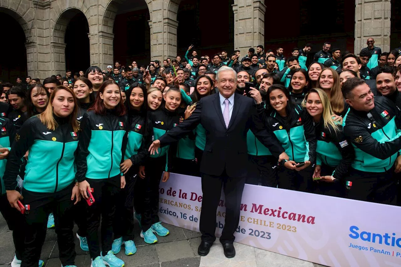 AMLO felicita a medallistas en Juegos Panamericanos; reconoce labor de Ana Guevara