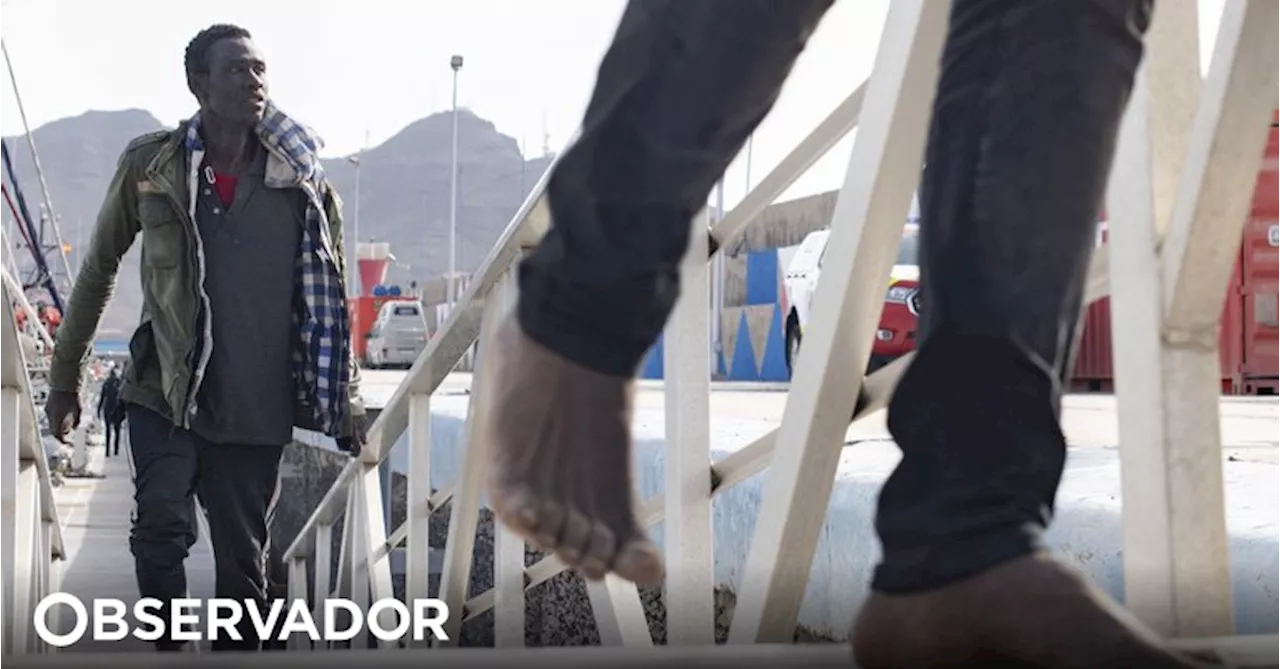 Marrocos resgata mais de 400 migrantes do mar