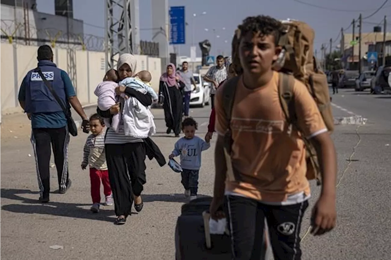 Canadians stuck in Gaza tentatively set to leave as early as Monday