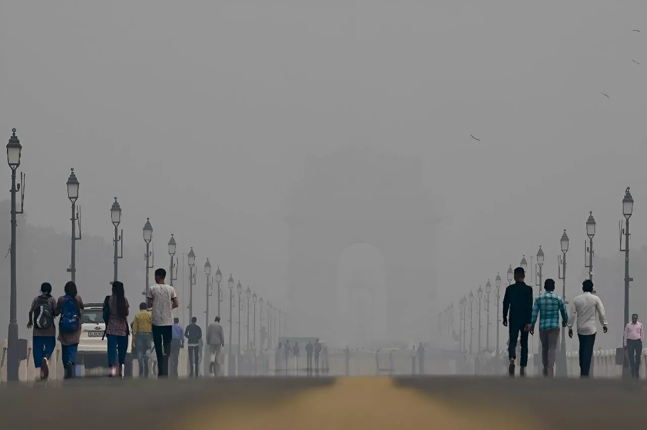 Smog-ridden New Delhi extends schools shutdown