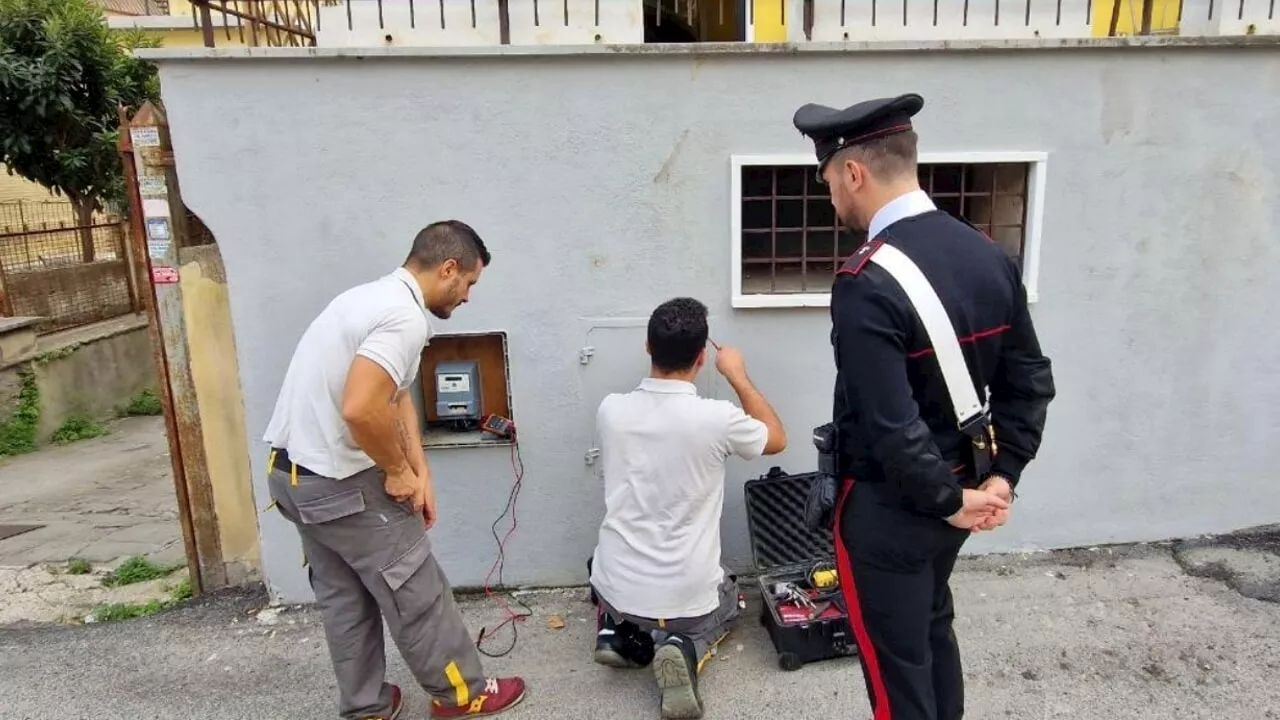 Il bar e gli appartamenti allacciati abusivamente alla rete elettrica a Prima Porta