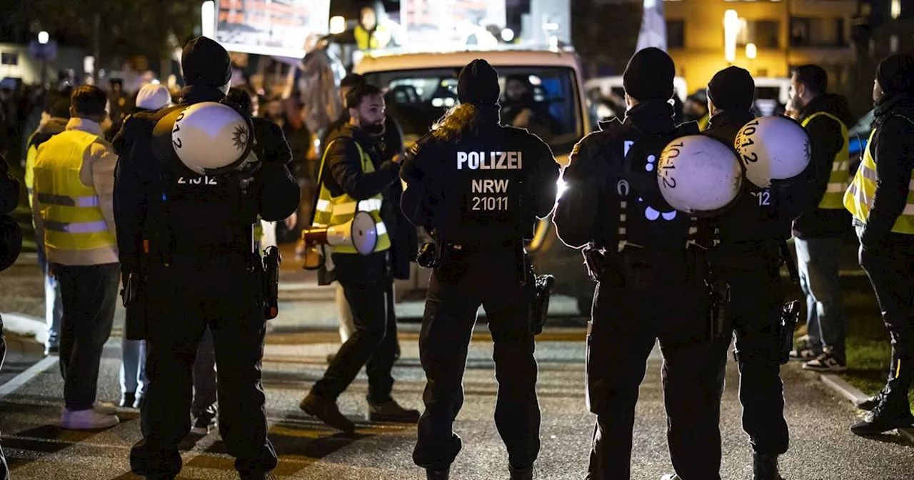 Essen Palästina-Demo: Rufe nach Kalifat – Polizeigewerkschaft fordert strikteres Vorgehen​