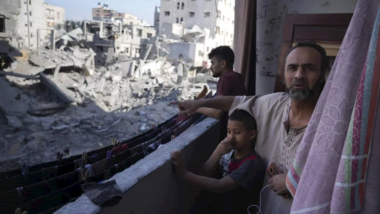 Reports of Israeli strike on Gaza refugee camp while Arab world and US split on ceasefire