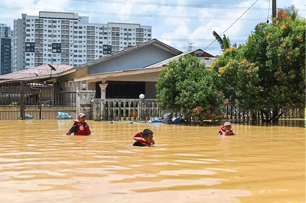 200 evacuated in Selangor due to floods