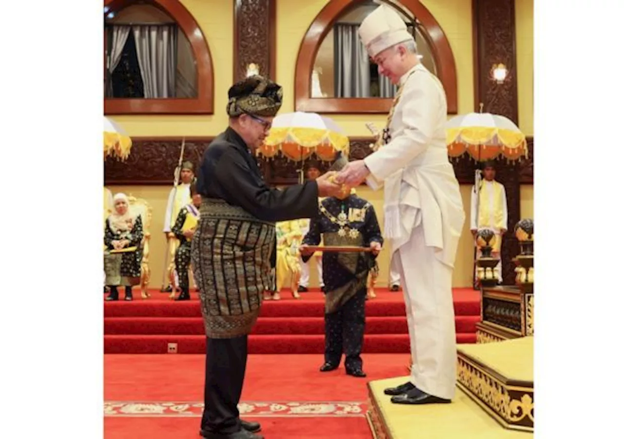 Perak mufti heads list of state awards recipients, Lat conferred seniman diraja title