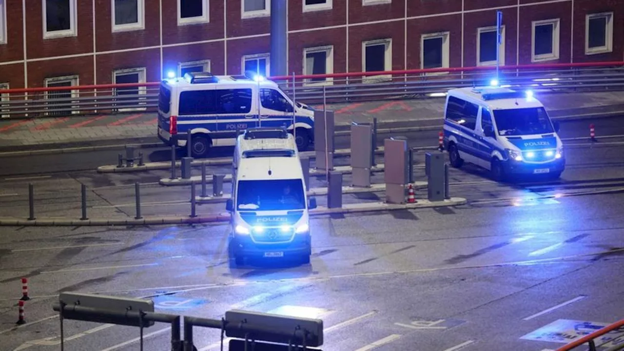 Hamburger Flughafen: Polizei: Keine akute Gefährdung Dritter durch Bewaffnete