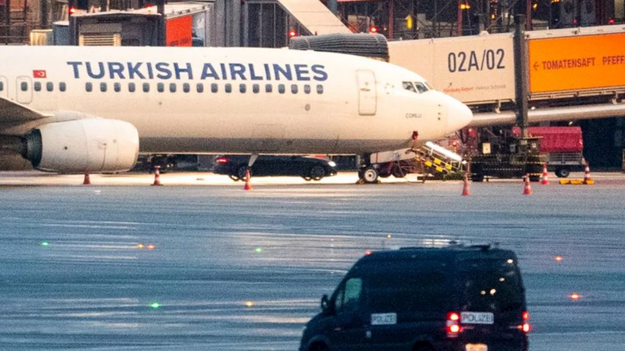 Kriminalität: Bewaffneter auf Hamburger Flughafen - Polizei verhandelt