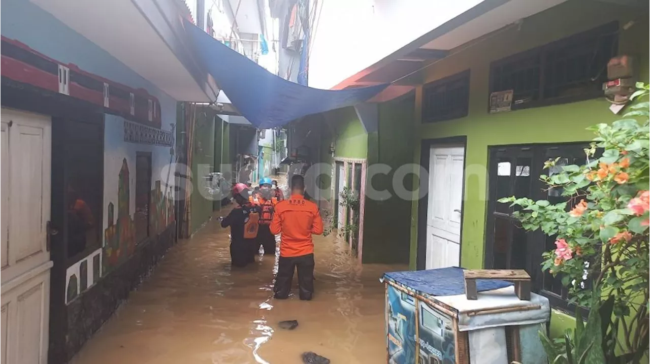 22 RT di Jakarta Banjir Dampak Hujan Lebat Sabtu Kemarin, Waspada Luapan Kali Ciliwung