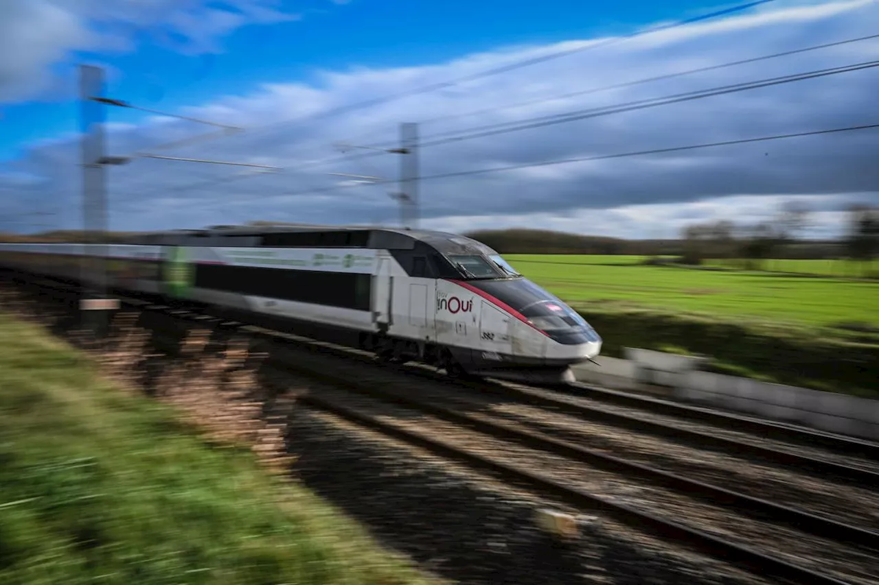 Charente-Maritime : des vélos abandonnés sur la voie ferrée entre La Rochelle et Surgères