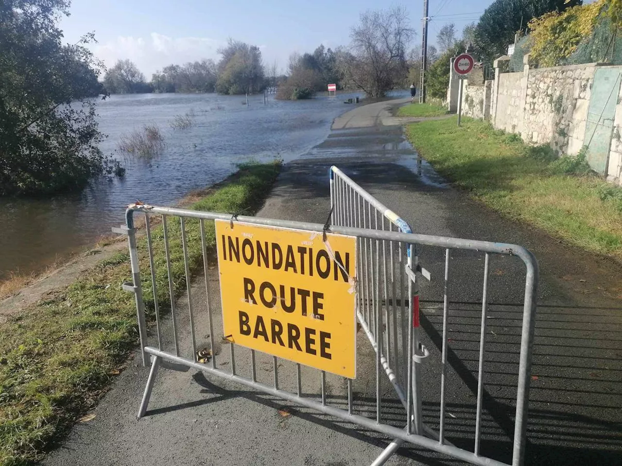 Tempête Domingos en Charente-Maritime : à Saintes, le niveau de la Charente scruté de près