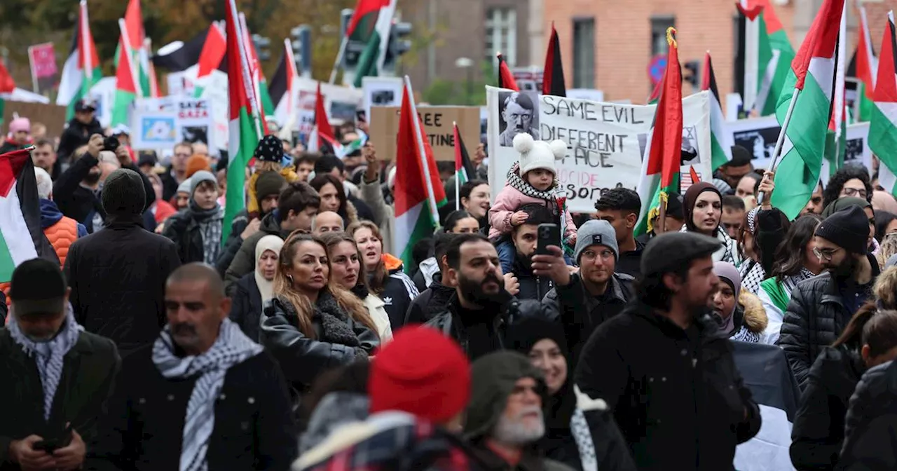 Tusentals tågade i Malmö för vapenvila i Gaza: ”Sverige vakna, Sverige agera!”